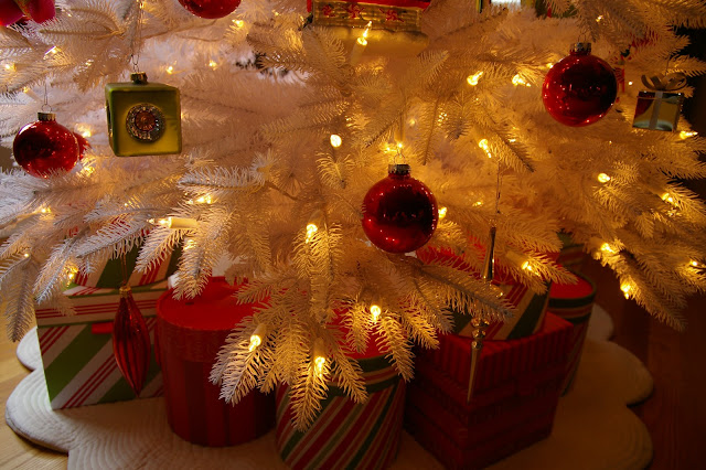 Mix and Chic: Christmas decor around our home!