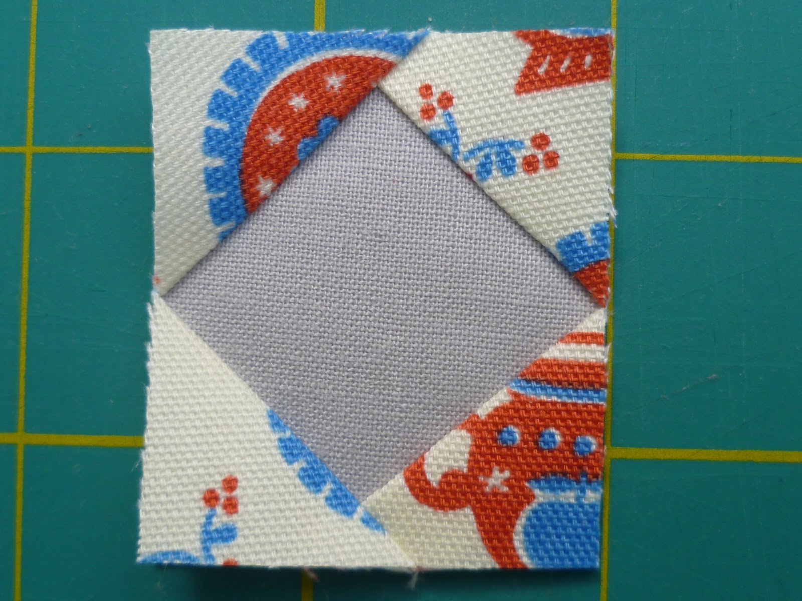 verykerryberry Tutorial Part 2 Mug Rug Foundation piecing