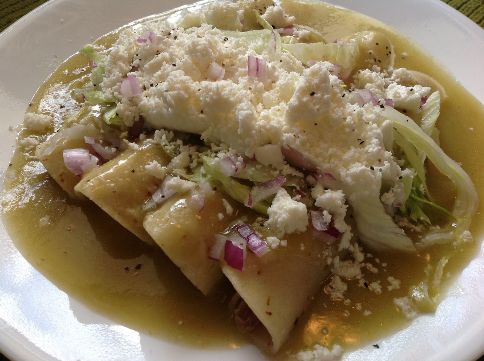 Sazón4You Enchiladas de puerco en salsa verde