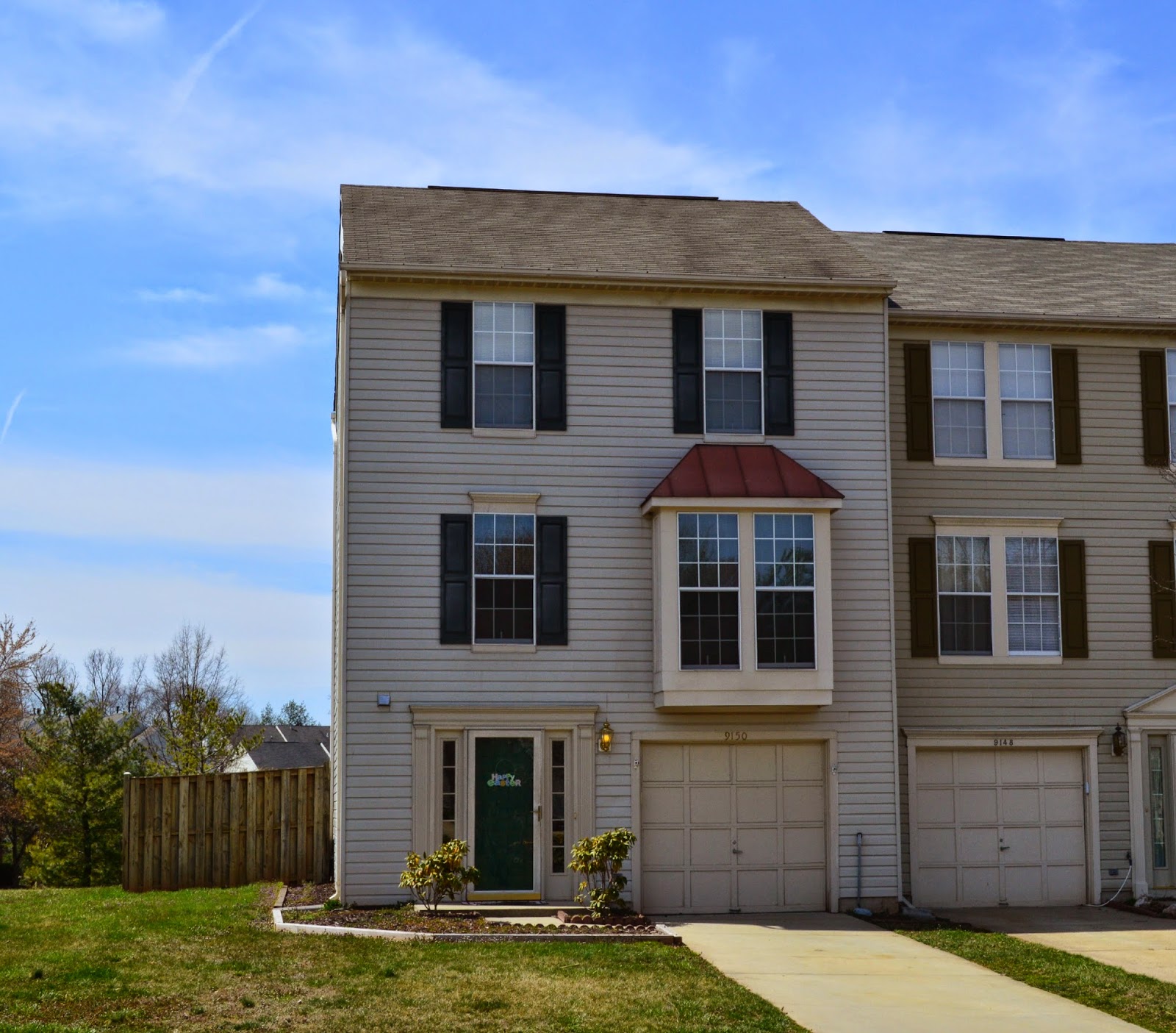 End Unit Manassas Townhouse, Close to Everything For Sale