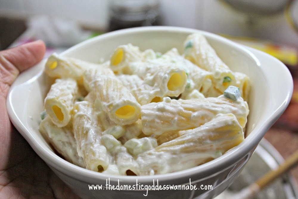 Domestic Goddess Wannabe sour cream pasta bake