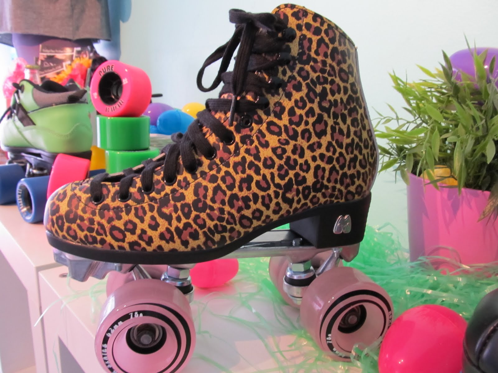cheechow MOXI ROLLER SKATES