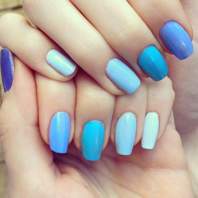 blue-ombre-nails