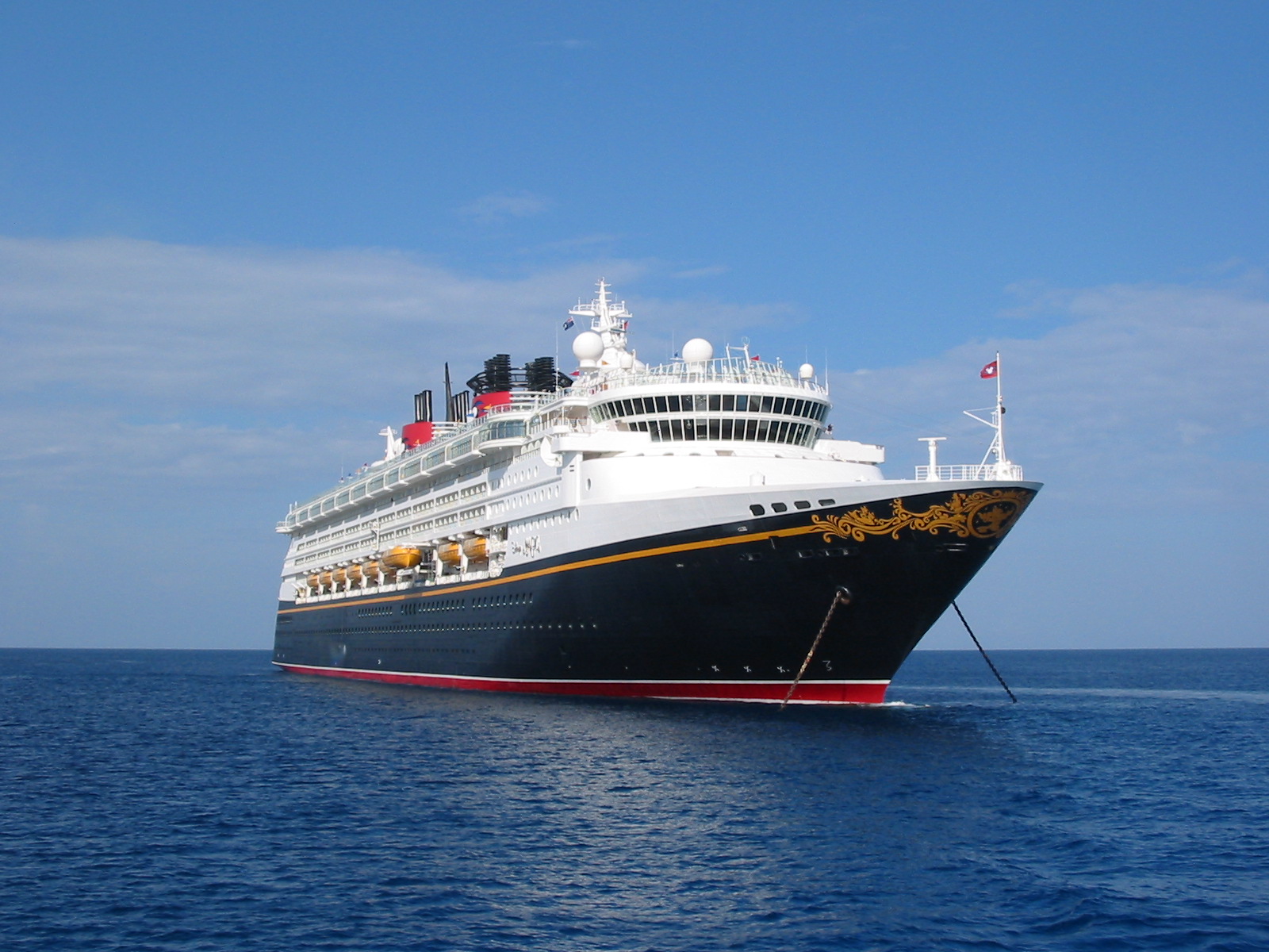 http://3.bp.blogspot.com/-kYxZB_hTR2s/T4rulliOmBI/AAAAAAAAArs/0acKGD-_azg/s1600/cruise_ship_on_the_ocean.jpg
