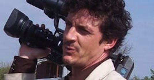 UFO SIGHTINGS DAILY: Movie Director James Fox States He Is Offering