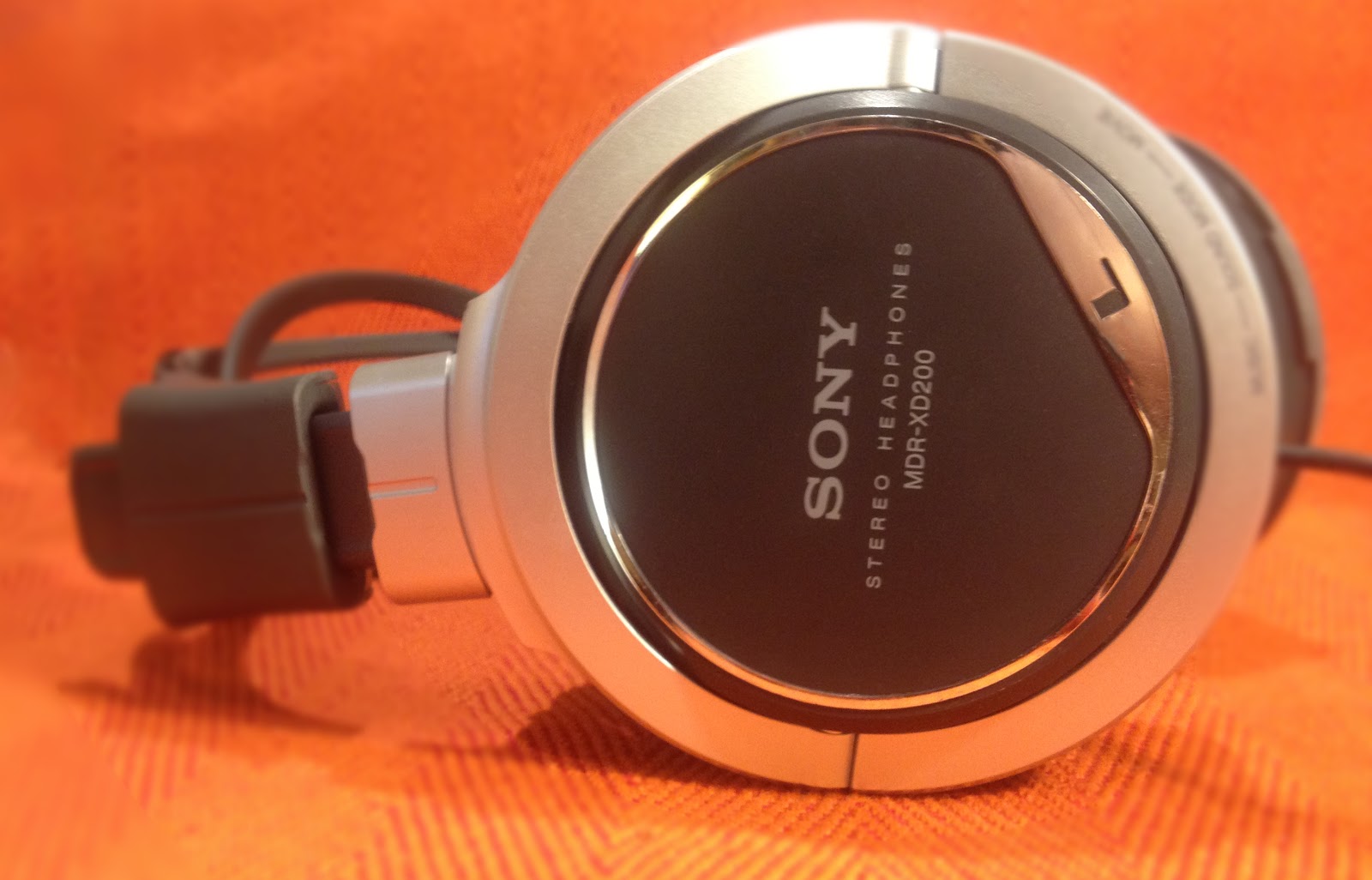 Tech Reviews Sony MDRXD200 Stereo Headphones Review