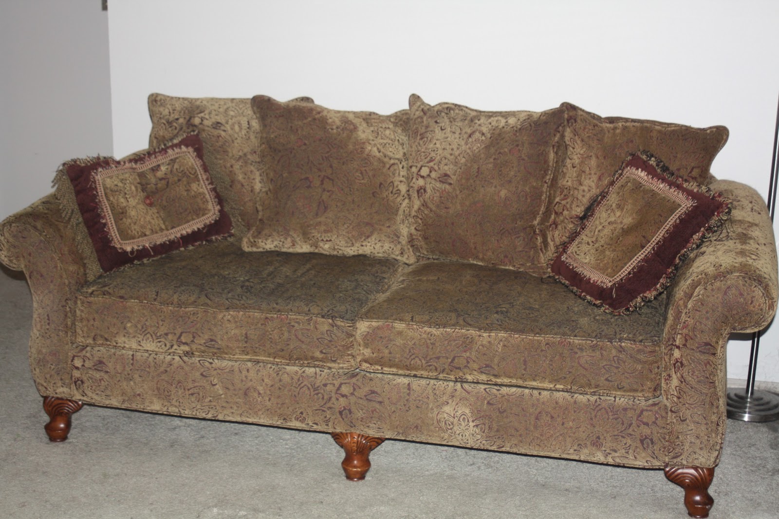 Slipcover Tutorial {How to Make Piping}