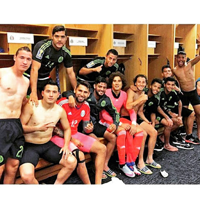 Jonathan Dos Santos en boxers