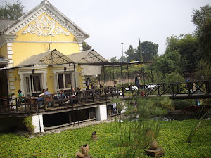 "1905  Restaurant Bar and Pond Garden".(Saturday 12-11-2011).