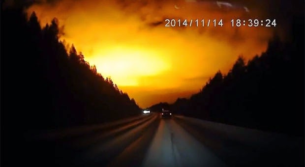 'Bola de fogo' filmada no céu da Rússia causa sensação na internet