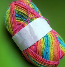 rainbow yarn ideas, ombre yarn, space-dyed knitting wool