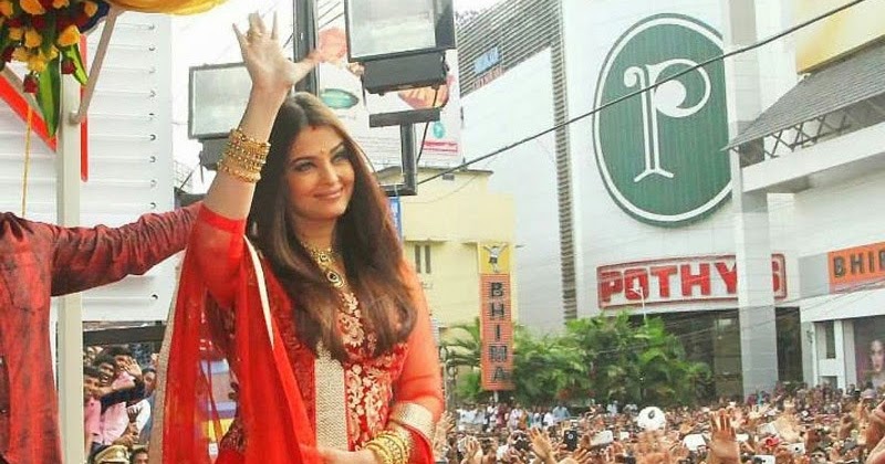 Aishwarya Rai In Red Embroidered Anarkali Salwar Kameez