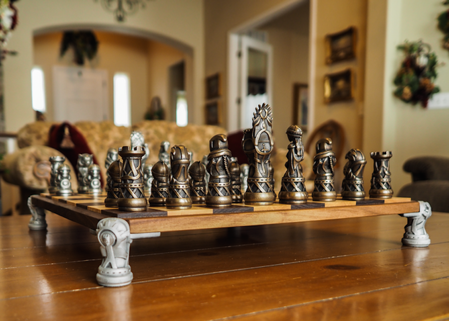 Xadrez de madeira inspirado em 'Game Of Thrones' é um xeque-mate nos fãs da  série