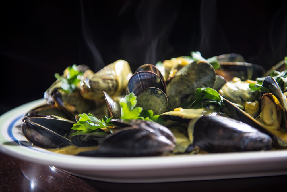 SOUNDING MY BARBARIC GULP! Mussels with LemonSaffron Sauce