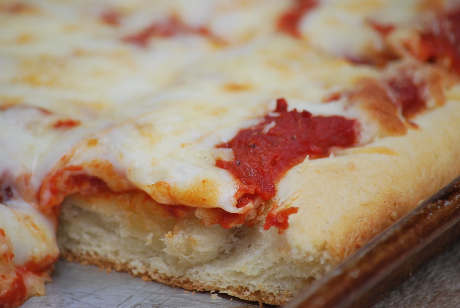 Sicilian Pizza Recipe for crispy sheet pan pizza (How to make pan pizza)