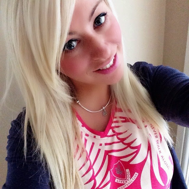 Teen Babe Selfie Teen Babe Selfie