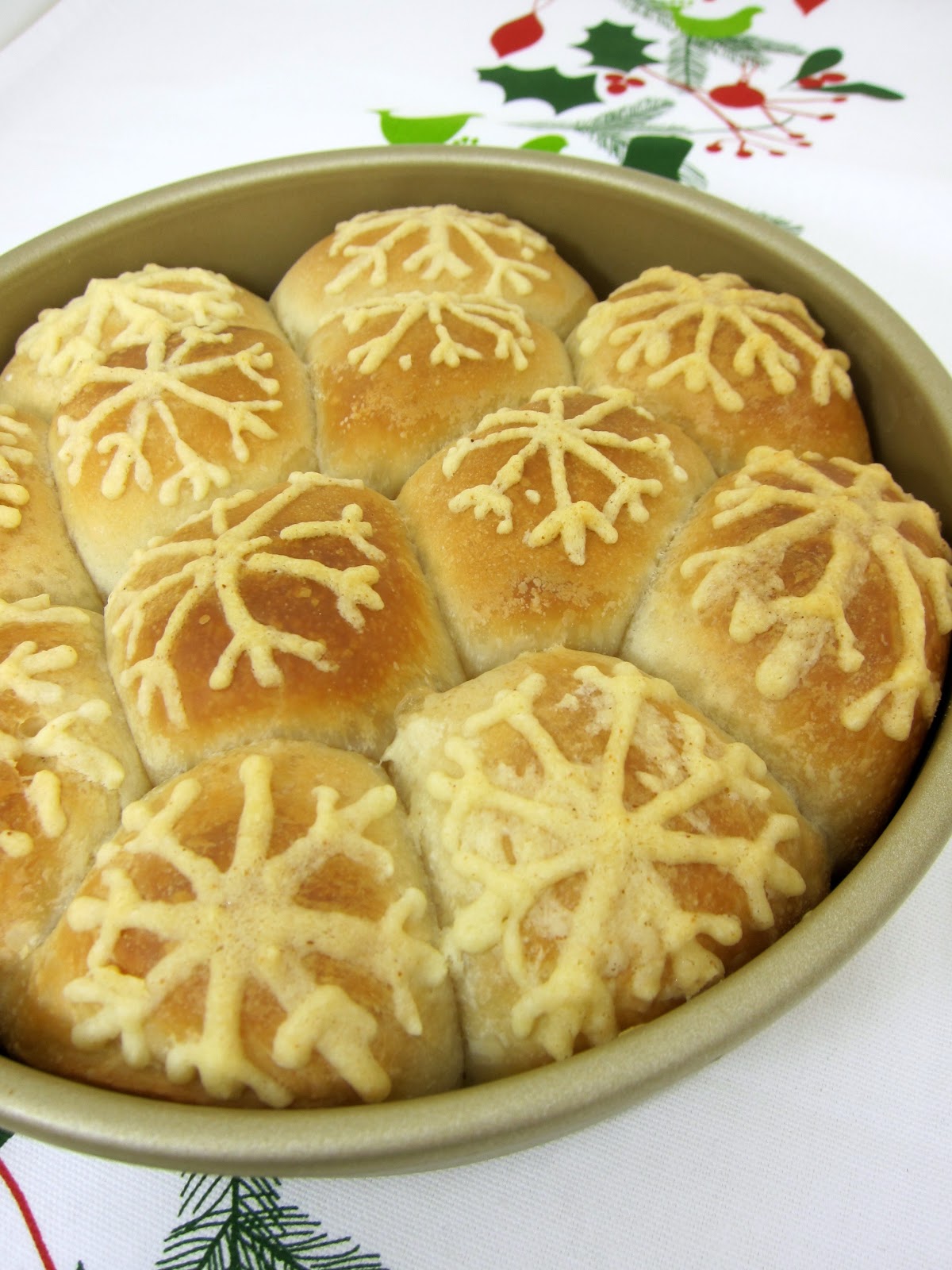 Snowflake Dinner Rolls Plain Chicken