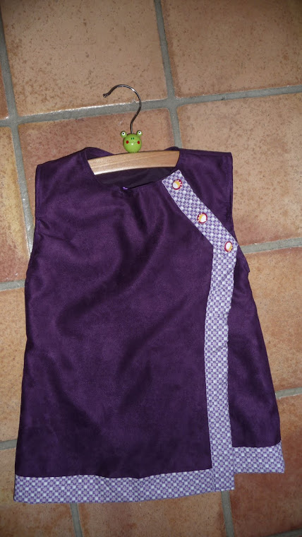 La robe "shangaî", en coton façon velours, bordures coton imprimé