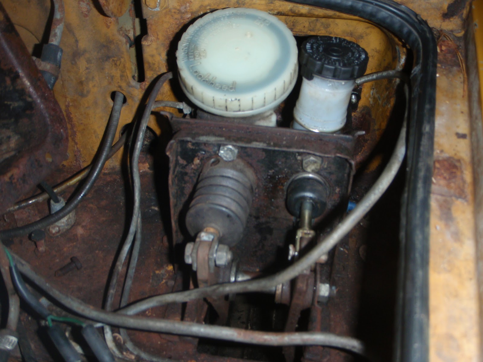 MGB in the Garage Day 2 Fuel tank and pump, clutch