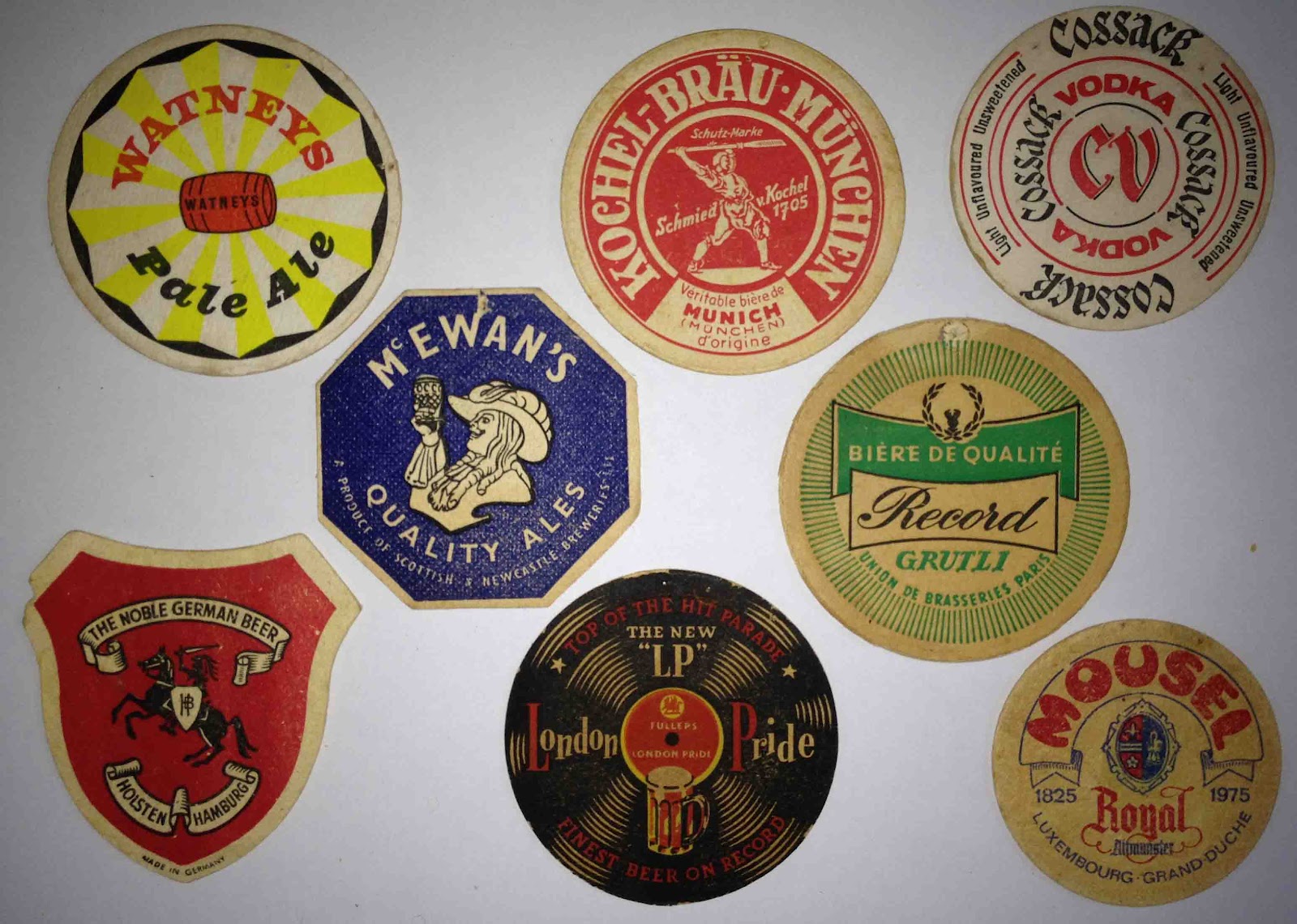 Mens Collections Vintage Beer Mats and Bottle Tops Graphic Inspiration