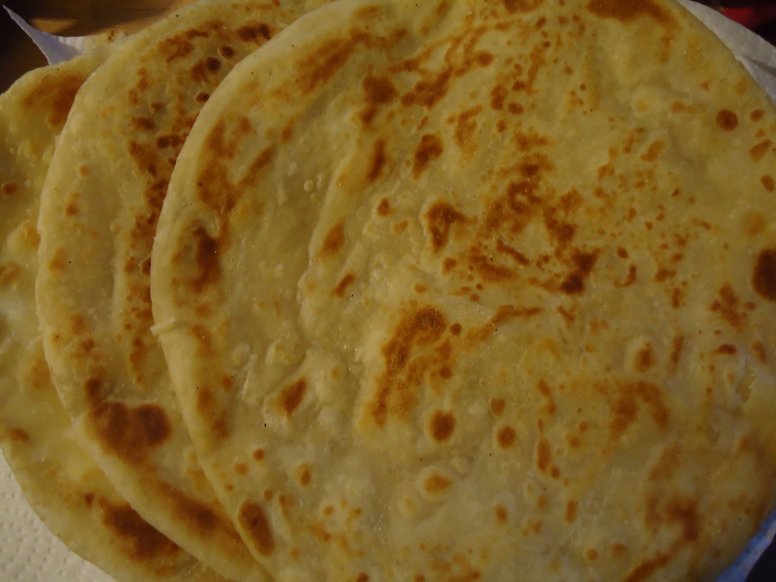 morEwish Cuisine by Mahwish Rawa Maida Paratha (Semolina pan fried bread)