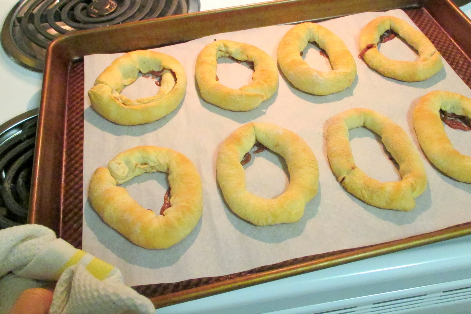 mardi gras mini cakes