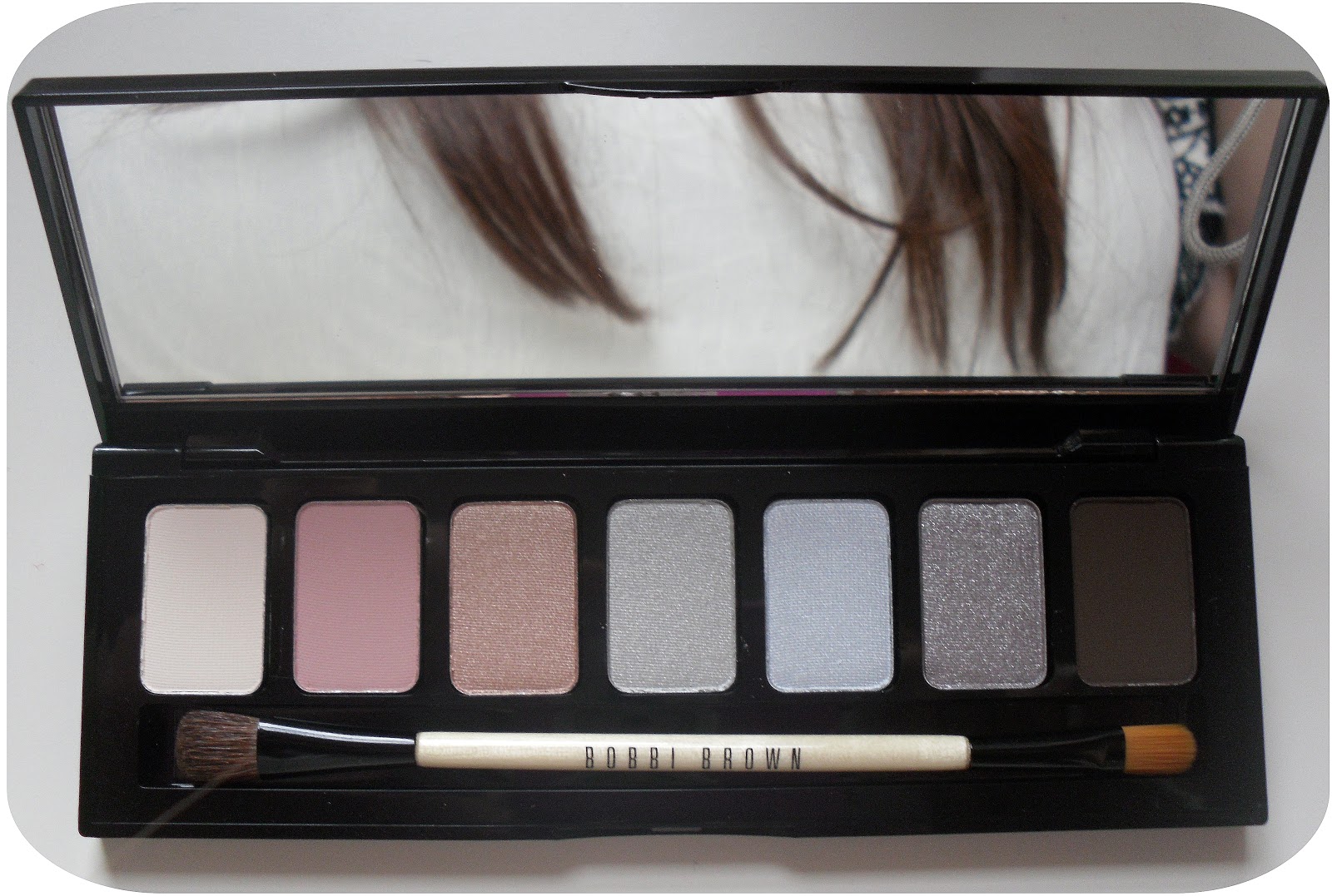 Three Little Búhos Bobbi Brown Pastel Eyeshadow Palette with Swatches