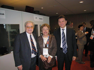Joaquim Durão, Rosa María Durão y Kirsan Ilyumzhinov en la XXXVIII Olimpíada de Dresde 2008