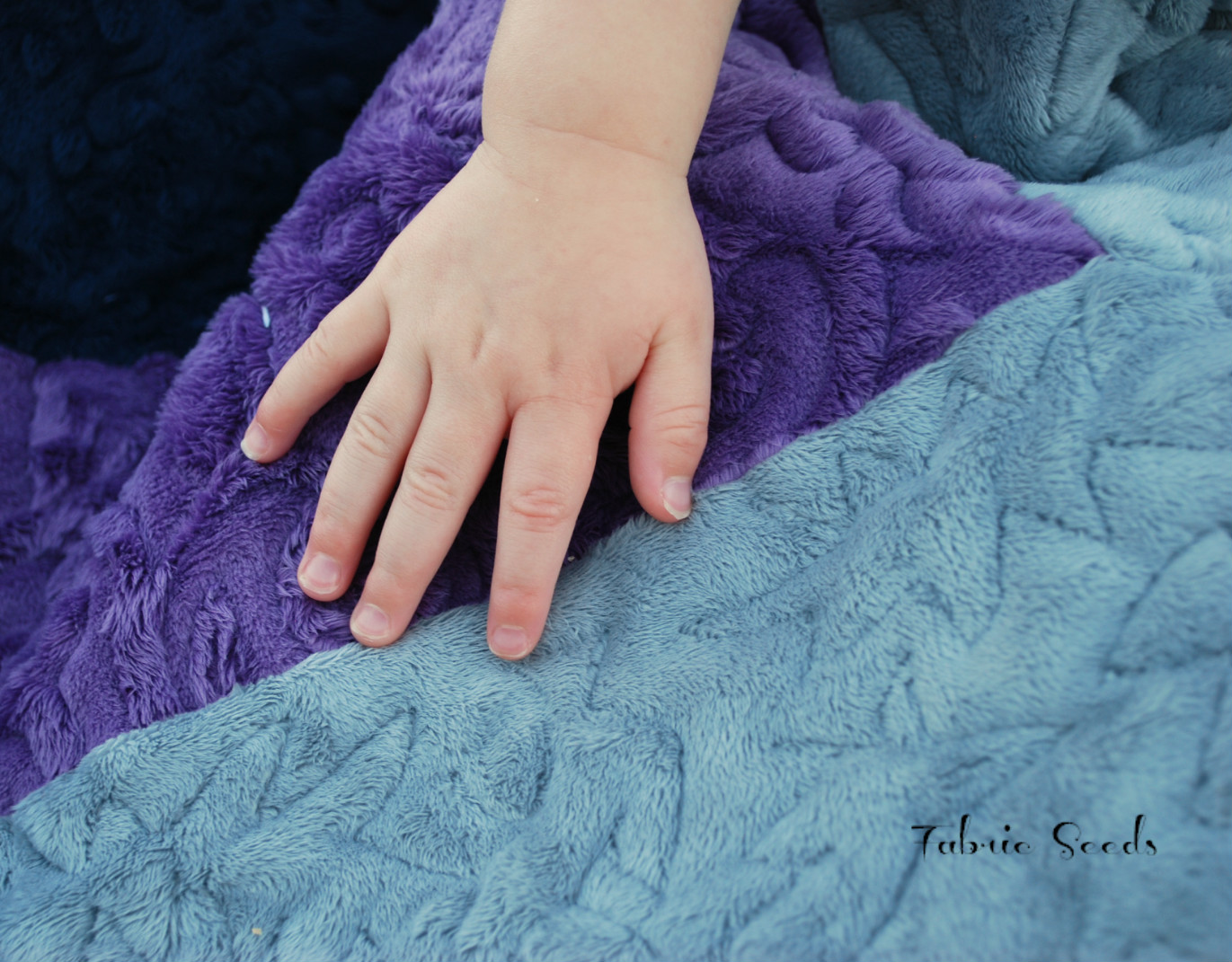Fabric Seeds Cuddle Stroller Quilt With Ties Tutorial