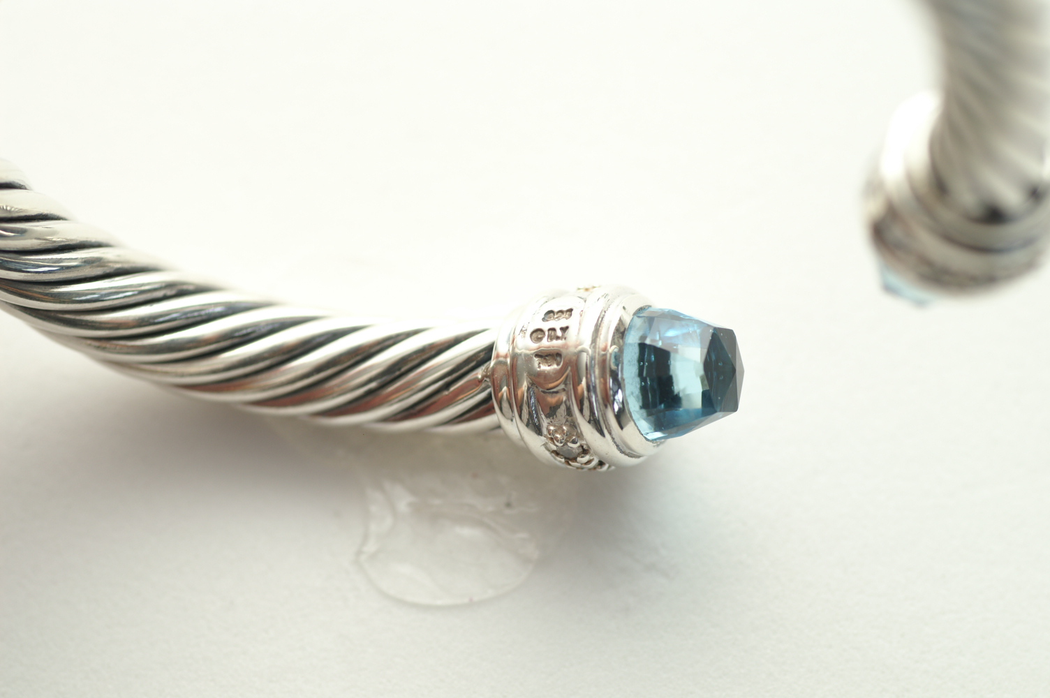 Mediacafe_Superman David Yurman 7mm Blue Topaz Silver Ice Bracelet