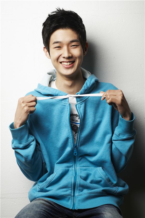 Actor Choi Woo Shik signs with JYP Entertainment | Daily K Pop News