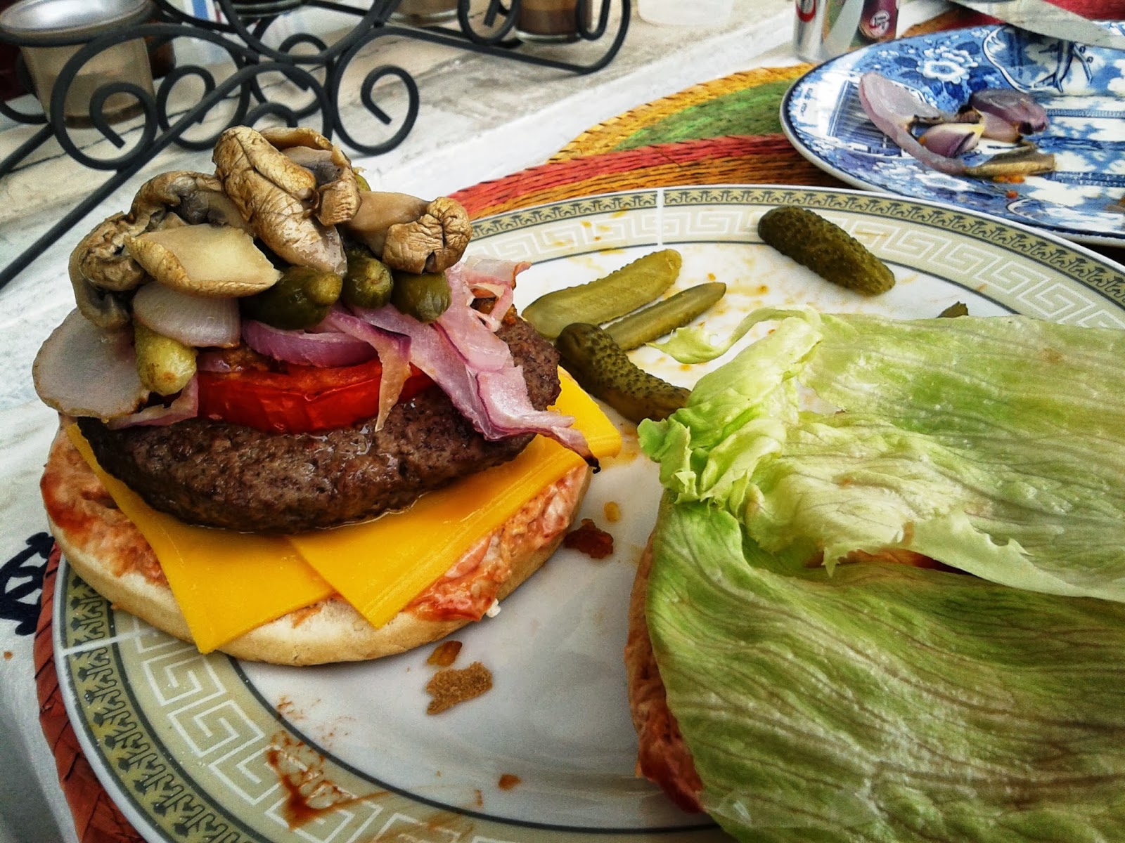 Kiko�sal is�ler Hamburger nasıl yapılır? tarifi nedir? Mantarlı hamburger