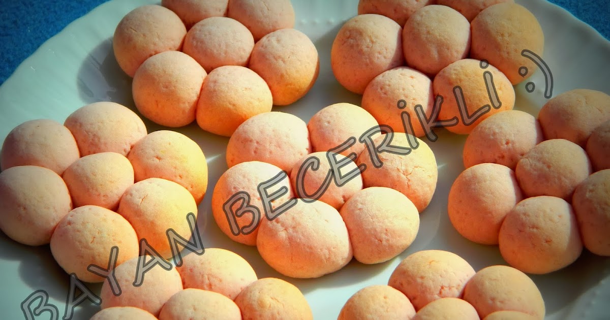 ÇİLEKLİ PUDİNGLİ ÇİÇEK KURABİYE