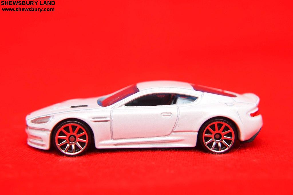 aston martin db9 hot wheels