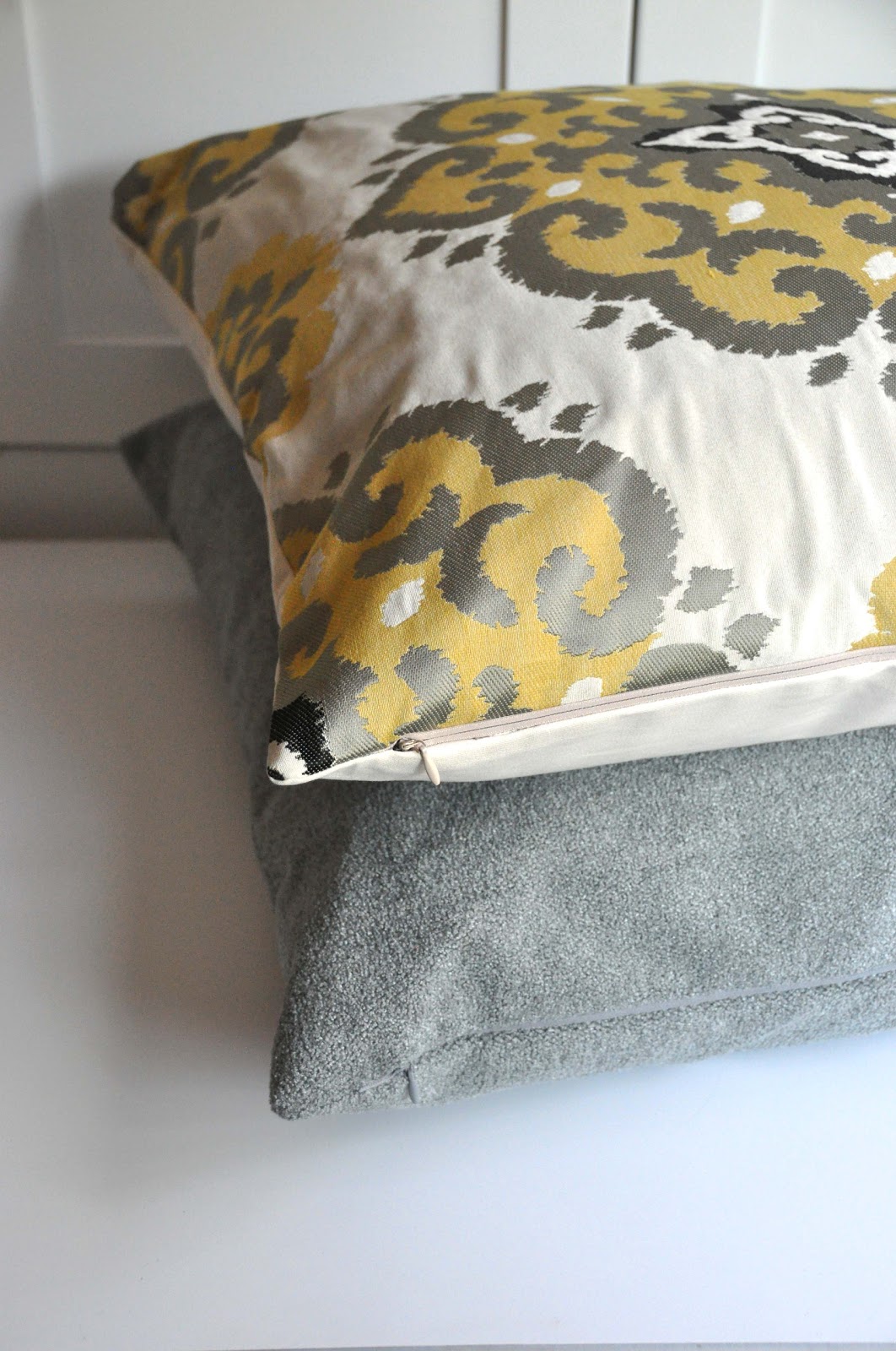 Aesthetic Nest Sewing Pillow Covers with Invisible Zippers (Tutorial)