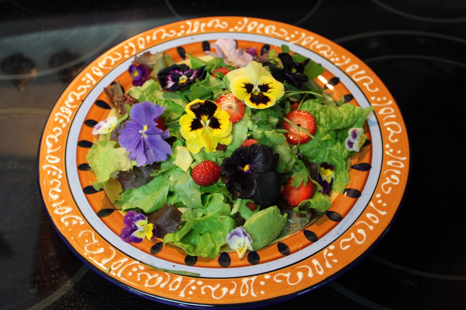 Simpson Eco Farms Edible Flowers ( Pansy's + Johny jump ups + viola