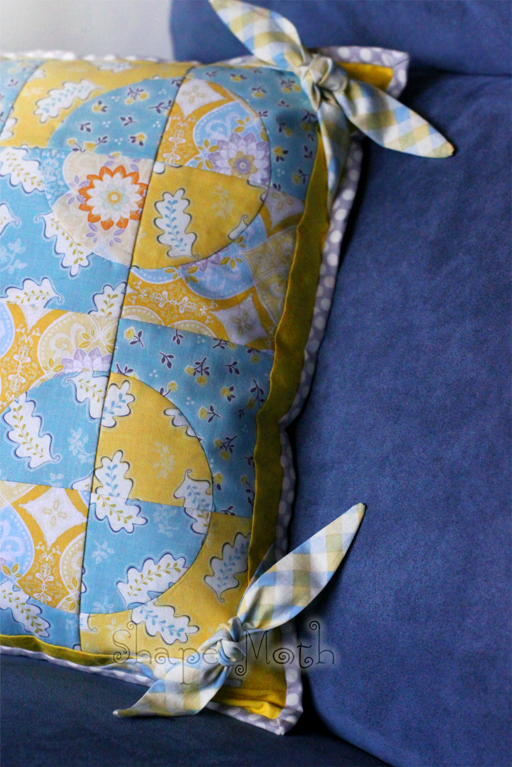 Shape Moth My 'Promenade Pillow' in the Riley Blake contest's final!