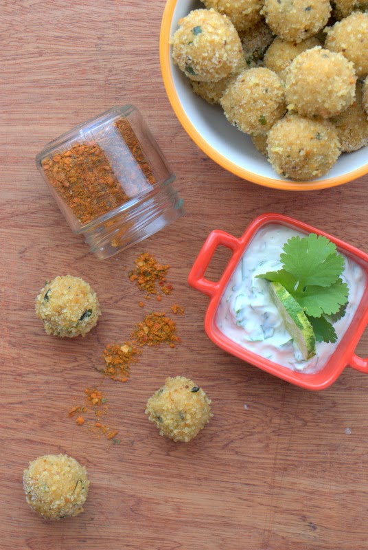 Polpette di cous cous con harissa coriandolo e lima e salsa allo yogurt
