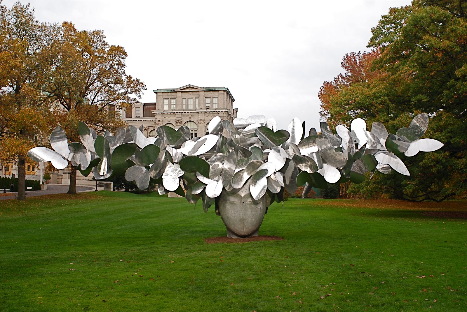 NYC ♥ NYC NatureInspired Sculptures by Manolo Valdés on Exhibit in the Bronx