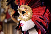 As Máscaras de Carnaval são como as fantasias, escondem a verdadeira .