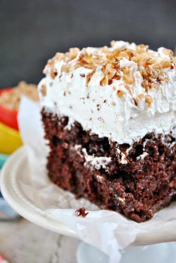Get Your Recipe Toffee Poke Cake