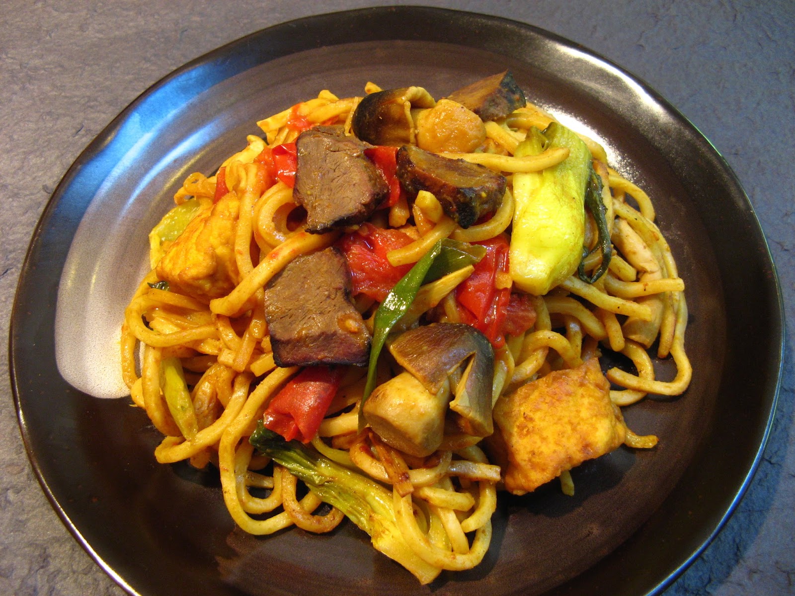 Duck Soup Easy Curry Tomato Beef Heart Chow Mein (咖哩番茄牛心炒麵, Gaa3 Lei1