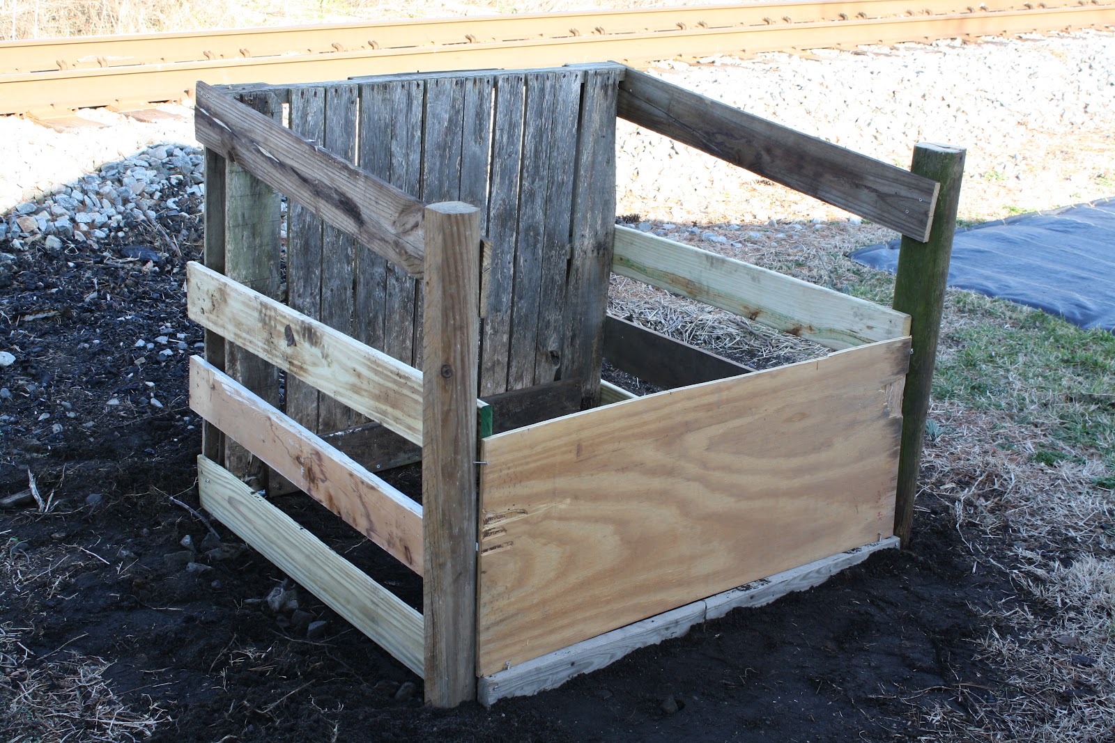 The Redeemed Gardener "Dirt Cheap Compost Bin's"