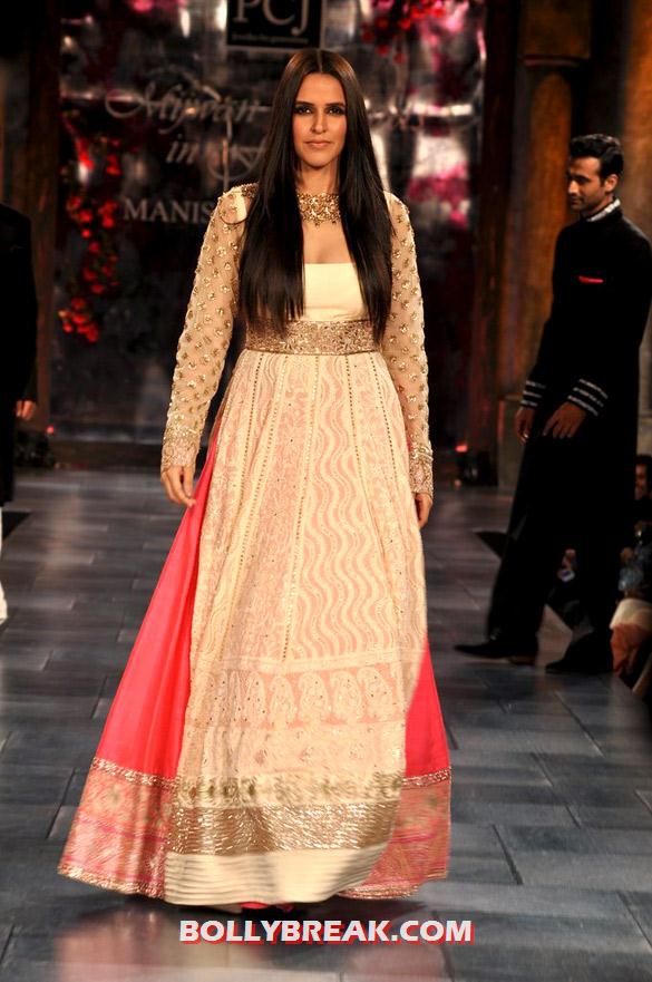 Neha Dhupia - (11) - Manish Malhotra 'Mijwan-Sonnets in Fabric' fashion show Photos