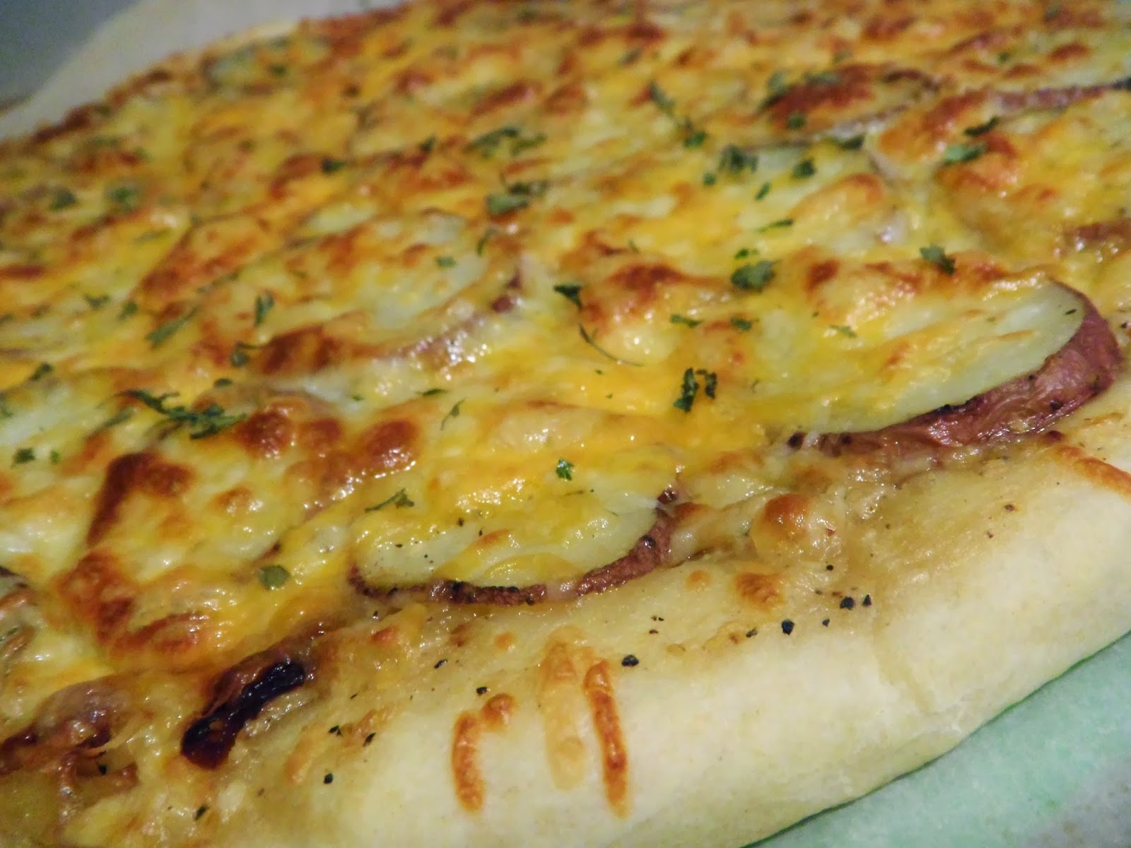 Devour Baked Potato Pizza with Caramelized Onions