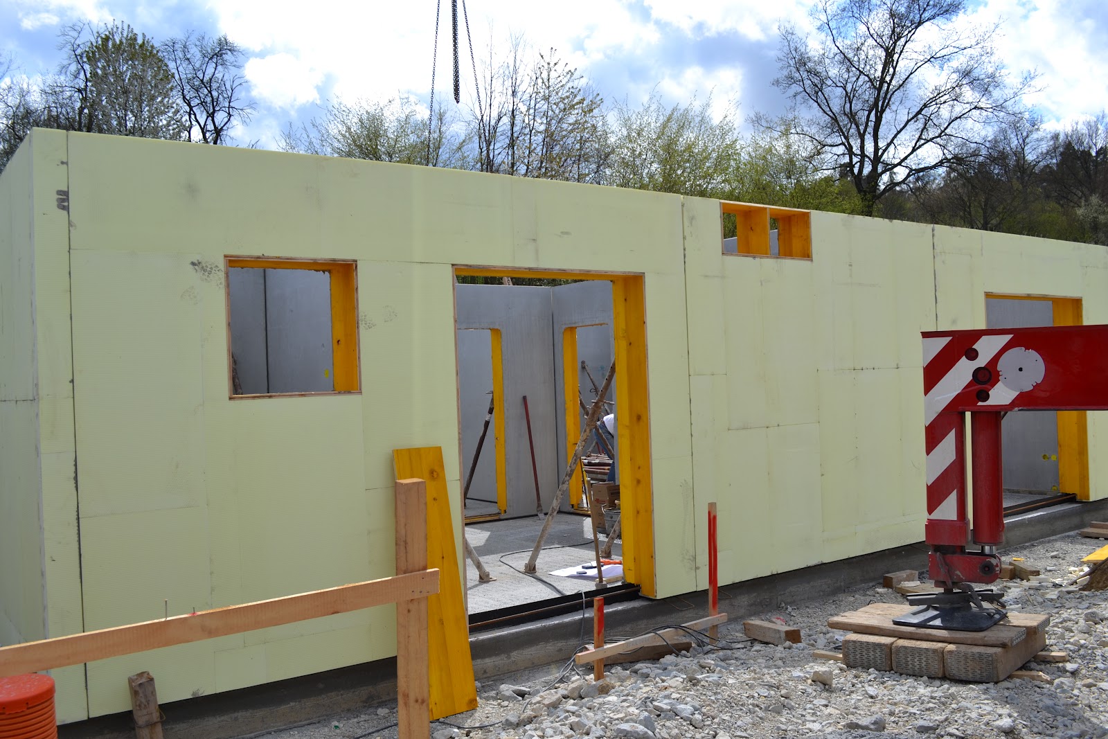 Building a dream - Der Weg zu unserem Haus: April 2012