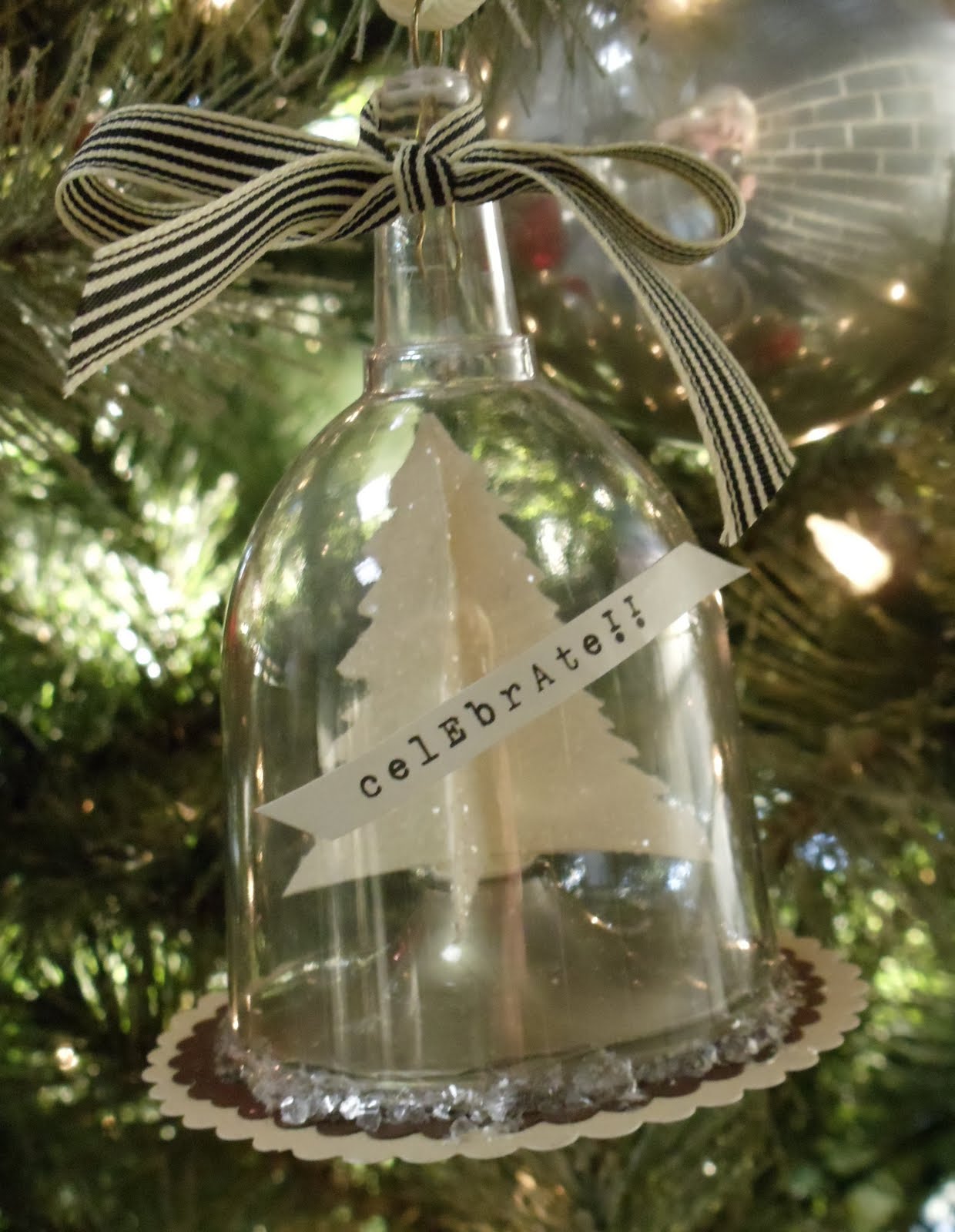 Everyday Life at Leisure “Bell Jar” Ornament