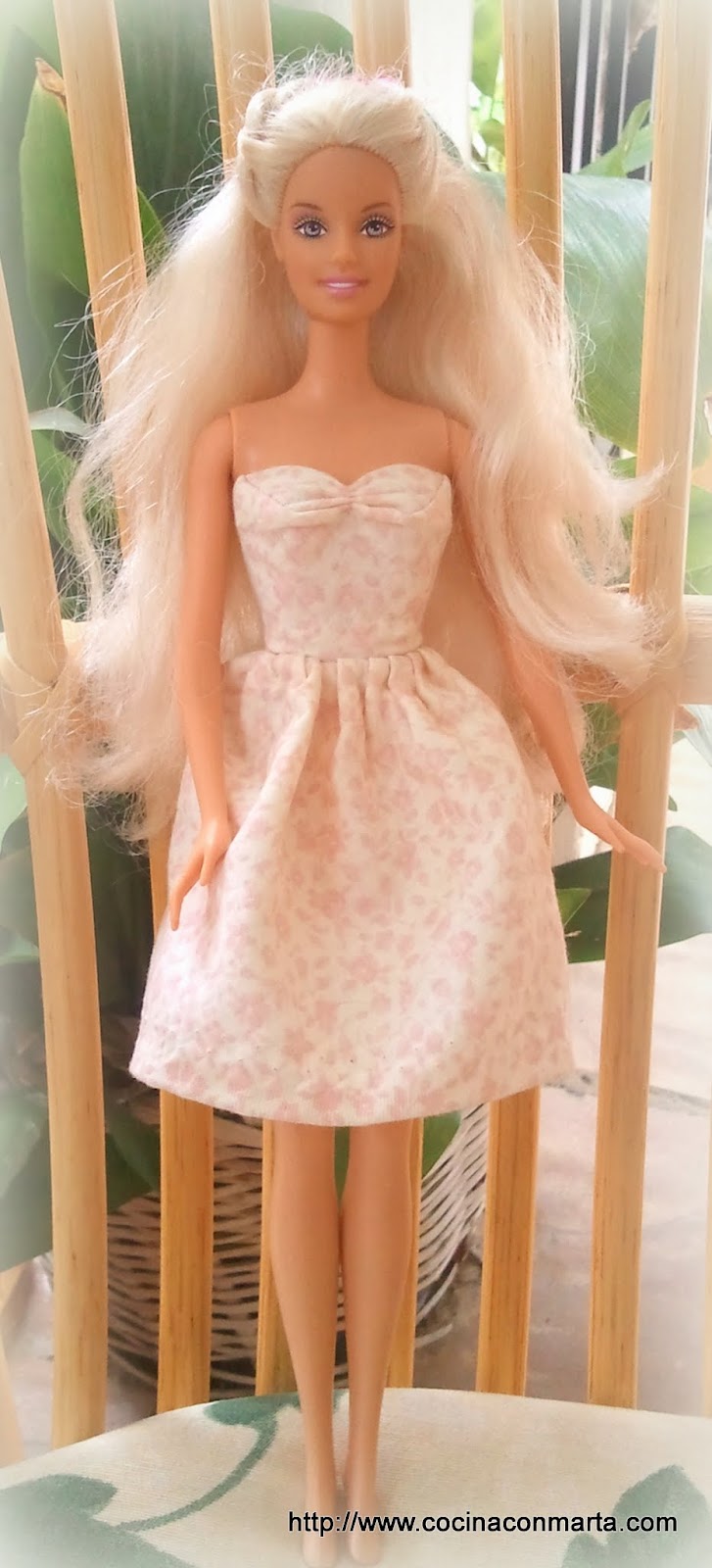 Mi casita de muñecas: Vestido rosa para Barbie