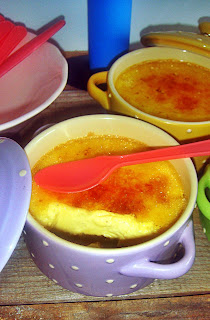 Crema Catalana Con Sorpresa De Chocolate Blanco Y Almendras Crujientes
