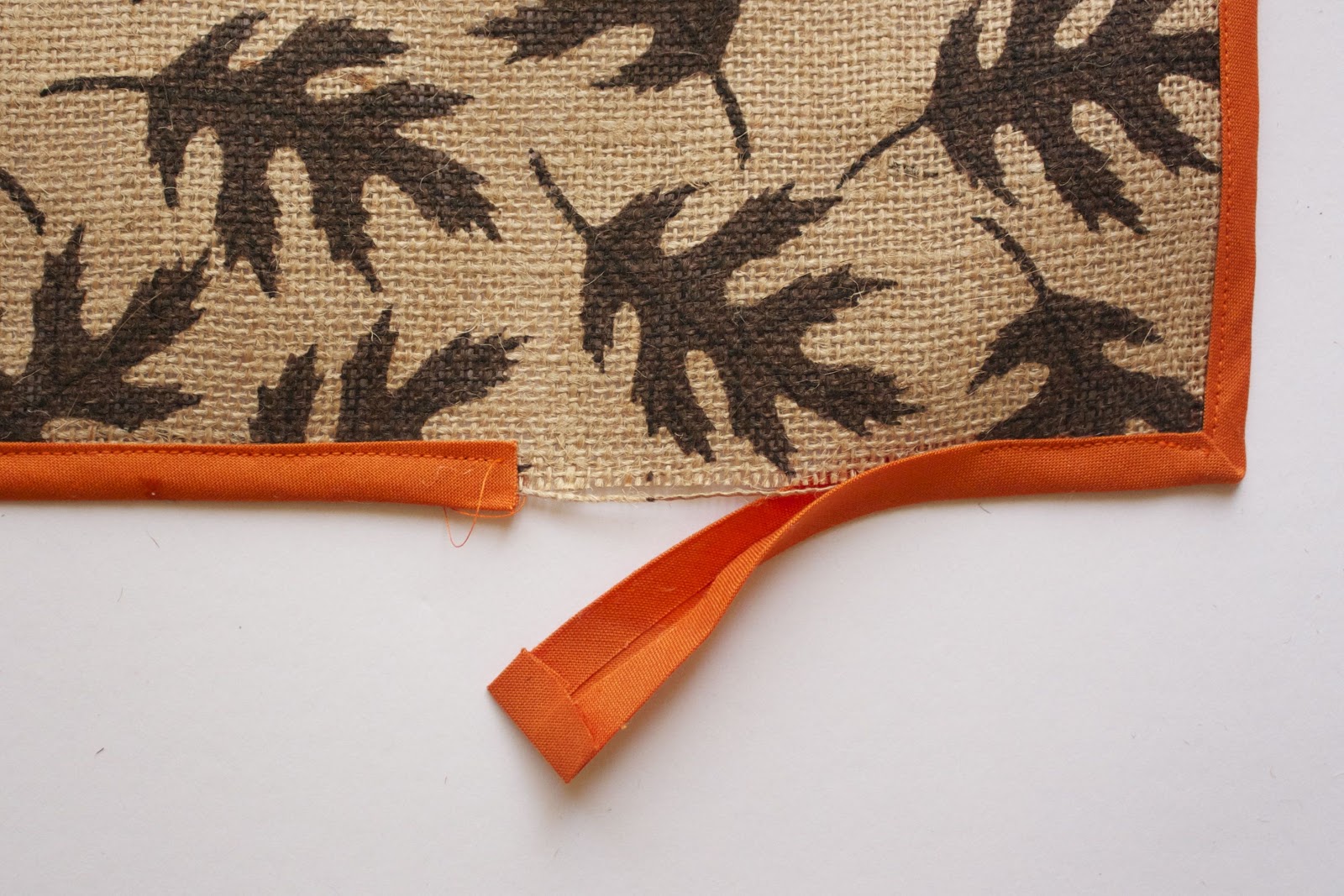 Zaaberry Burlap Placemat Tutorial